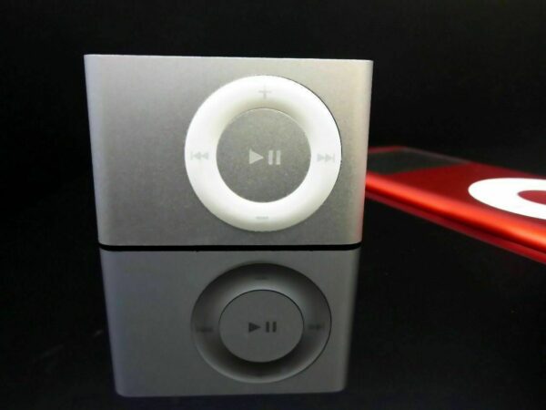 1x Apple iPod Shuffle VERSATEL 2. Generation 1GB silber in OVP MB225ZD/A shuffle - rima-it.de