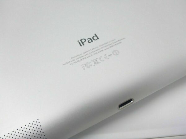 Apple iPad 4 Wi-Fi 32GB silber weiß *DEFEKT* NEUWERTIG A1458 MD514FD/A - rima-it.de