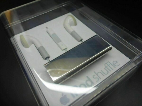 Apple iPod Shuffle 3G mit 4GB Stainless Steel PC303LL/A Edelstahl RARITÄT - rima-it.de