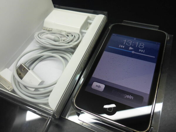 Apple iPod touch 8GB 2.Generation in OVP MB528BT/A 2G gebraucht 2th gepflegt - rima-it.de