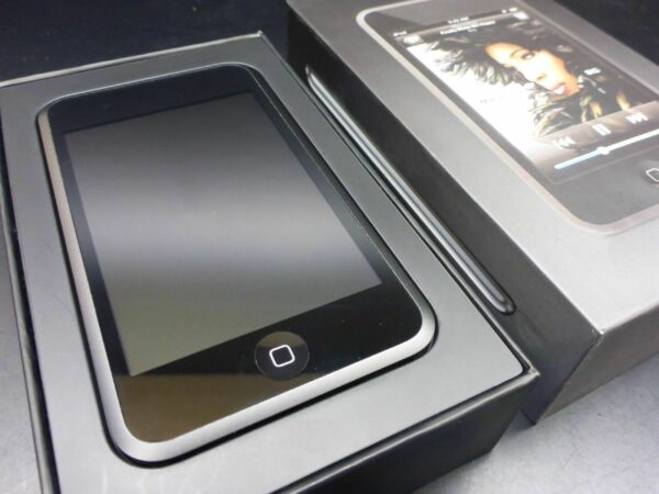 NEU Apple iPod touch 16GB silber MA627ZD/A 1G Traumzustand Macy Gray in OVP NEU - rima-it.de