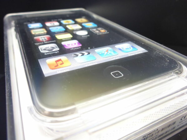 NEU Apple iPod touch 8GB 2. Generation MC086FD/A 2G ORIGINALVERPACKT Rarität NEW - rima-it.de