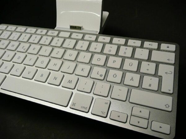 iPad Keyboard Dock MC533D/A ORIGINAL Apple Dockingstation Tastatur iPad 1 2 3 - rima-it.de