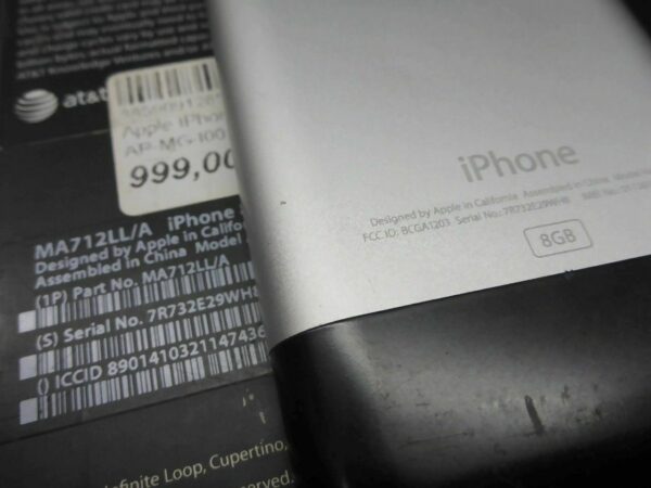 iPhone 2G 8GB in ORIGINALVERPACKUNG ERSTAUSGABE der 1. Generation RARITÄT schön - rima-it.de