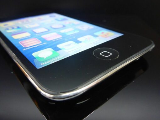 Apple iPod touch 16GB black 4. Generation ME178FD/A schwarz 4G 4th 4st – Bild 3