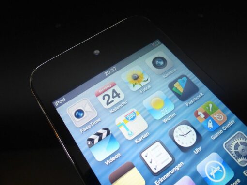 Apple iPod touch 16GB black 4. Generation ME178FD/A schwarz 4G 4th 4st – Bild 4