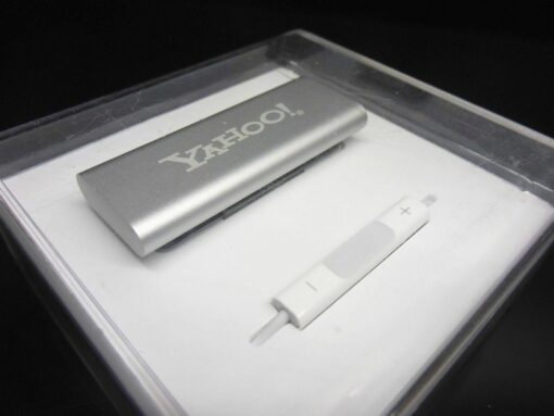 NEU Apple iPod 3G shuffle YAHOO 3.Generation 4GB OVP silber Limited 3th 3st New