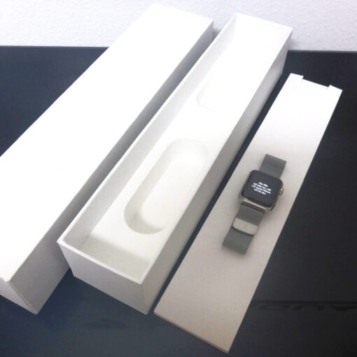 Apple Watch 38mm Stanley Steel mit Armband Box Glas leicht defekt