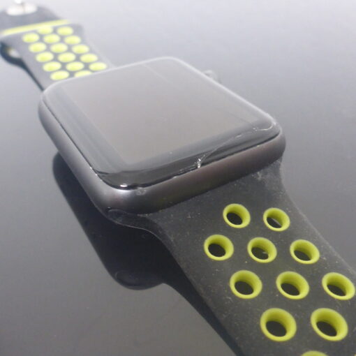 Apple iWatch 42mm Gray/schwarz mit 2 Armbänder Box defekt geht nicht an – Bild 4