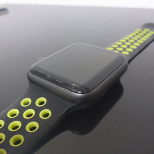 Apple iWatch 42mm Gray/schwarz mit 2 Armbänder Box defekt geht nicht an – Bild 3