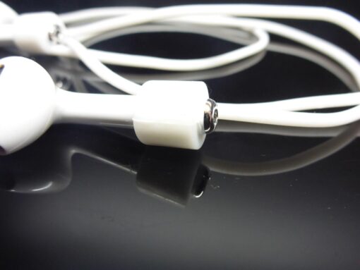 für AirPods Silikonhülle mit Halteband Straps TOPSchutz perfekte Passform Etuis – Bild 10