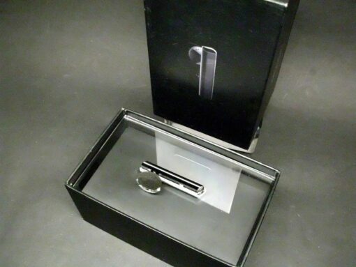für IPhone 1. Generation 2 3 4 ORIGINAL Apple Bluetooth Headset MA817ZM/A schön
