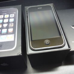 iPhone 3GS 32GB schwarz mit ORIGINALVERPACKUNG APPLE sehr gepflegt Sammlerstück