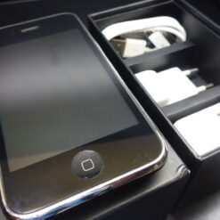 iPhone 3GS 32GB schwarz mit ORIGINALVERPACKUNG APPLE sehr gepflegt Sammlerstück